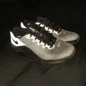 Nike Metcon 5 Sz 8.5 Mens